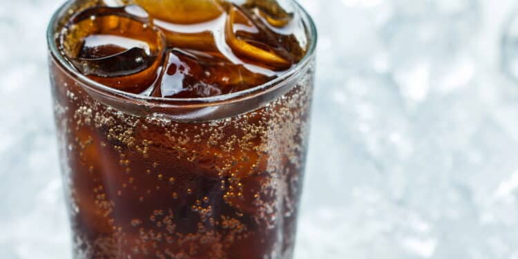 Coca-Cola surpreende e lança latinha azul à venda só nesta cidade do Brasil