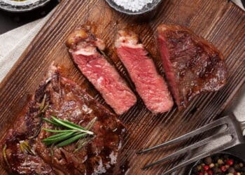 Esqueça a cerveja: este truque simples deixa sua carne de segunda 'macia como picanha'
