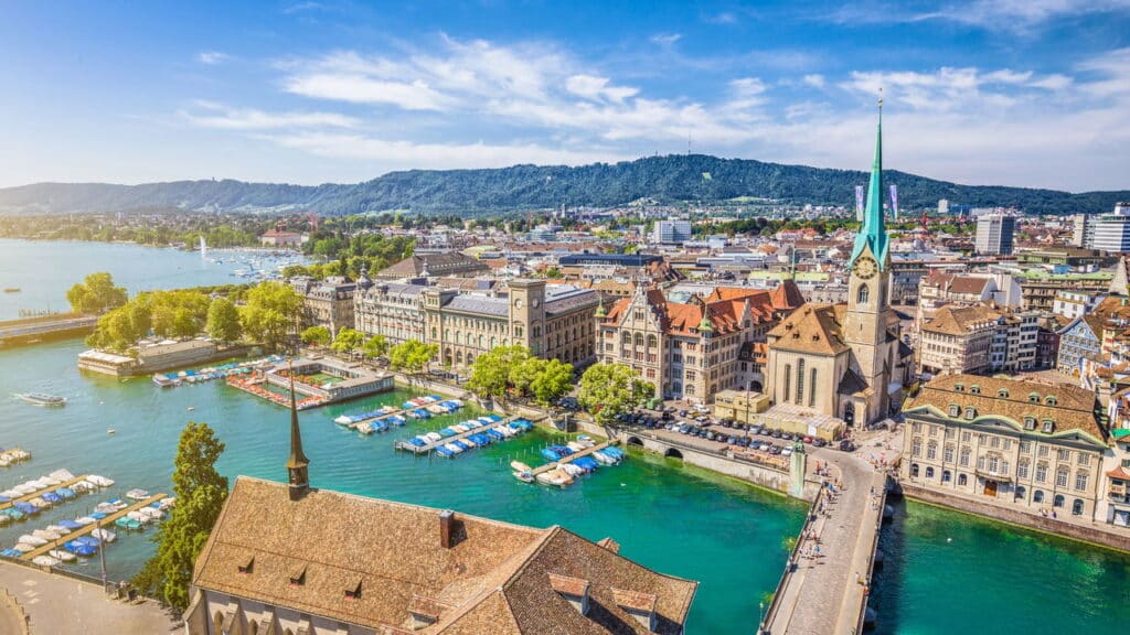 Reveladas as 5 cidades mais felizes do mundo para viver em 2025
