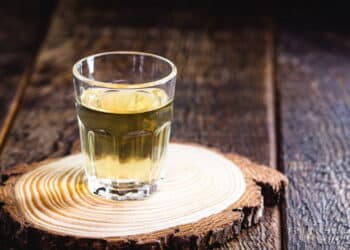 Cachaça brasileira desbanca rivais e é eleita a melhor do mundo