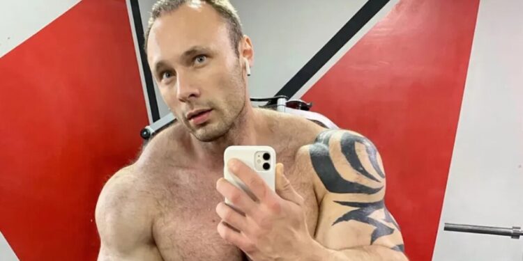 Tragédia no fisiculturismo: homem morre após alterar o corpo e sofrer complicações