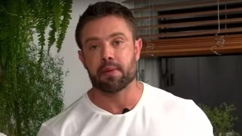Rafael Cardoso conta bastidor inusitado com atriz em cena romântica: "Mal hálito"