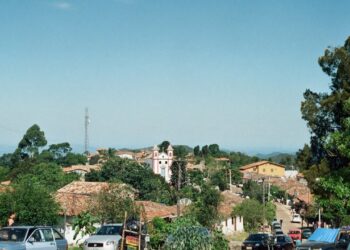 Conheça a cidade de Minas que virou refúgio ideal no frio e ganhou o título de ‘capital da tranquilidade’