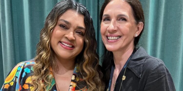 Flora Gil se emociona e vai às lágrimas ao falar do estado de Preta Gil