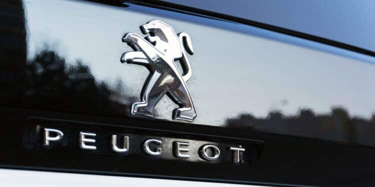Podem desligar em movimento: Fiat e Peugeot anunciam recall de 21,5 mil carros; veja modelos