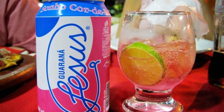 Saiba quem é o ateu com fama de comunista por trás da criação do Guaraná Jesus