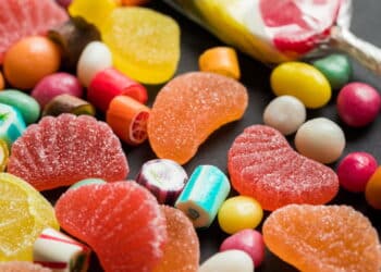Doce “batizado”? Empresa retira produto do mercado após presença de cannabis ser identificada