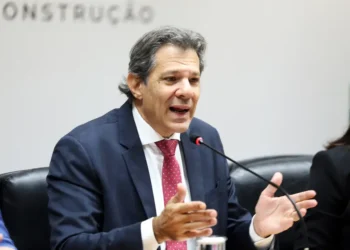 Governo dá para trás no aumento do IOF e salva investimentos no exterior