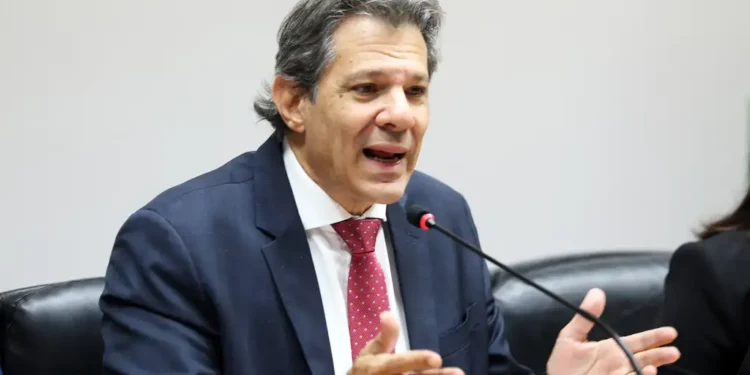 Governo dá para trás no aumento do IOF e salva investimentos no exterior