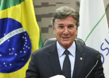 Conheça a prisão domiciliar de Collor: vista para o mar, piscina privativa, 4 suítes e mais