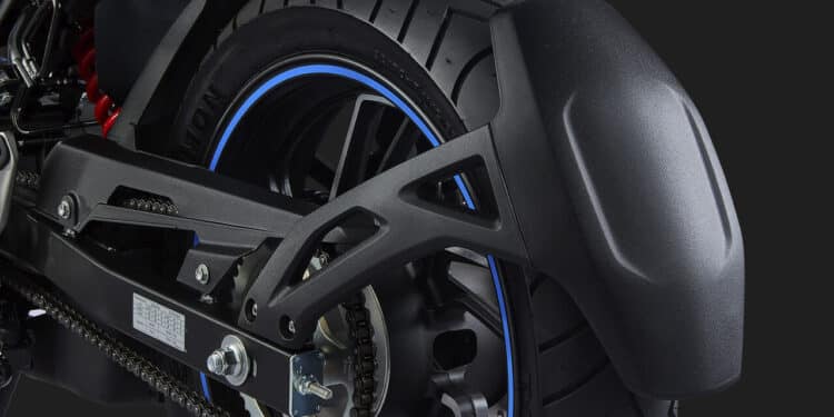 Pilotos em festa com novo lançamento de moto Haojue DL 160 em parceria com Suzuki