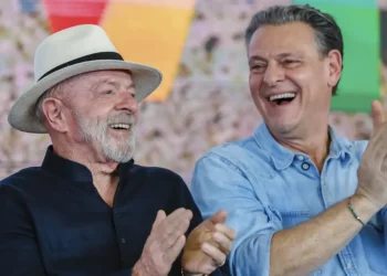 Lula insiste em regulamentar as redes sociais e divide opiniões no Brasil