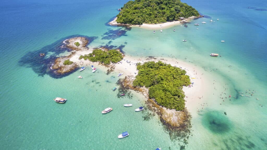 Praia do interior do Rio de Janeiro é lar de praias paradisíacas e hospitalidade!