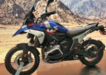 Lançamento da BMW R1300 RS e RT em 2025 deixa brasileiros pulando de alegria!