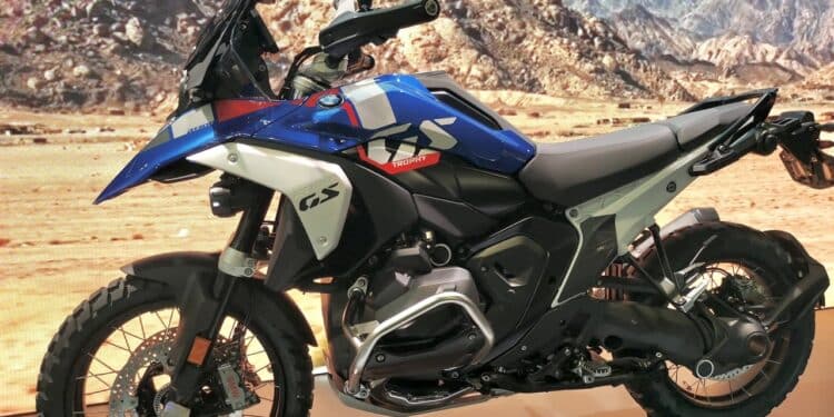 Lançamento da BMW R1300 RS e RT em 2025 deixa brasileiros pulando de alegria!