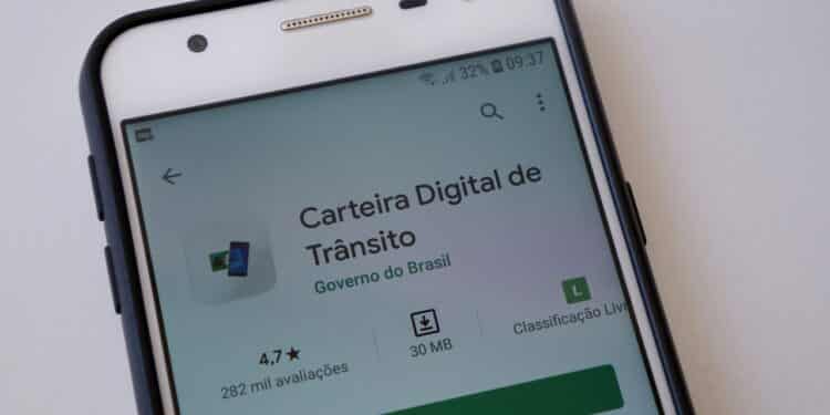 Mudança inesperada no processo de emissão da Carteira Nacional de Habilitação (CNH) do Detran-AM mexe com motoristas em 2025