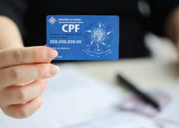 Receita federal emite alerta para todos os brasileiros sobre o novo golpe do CPF em 2025!