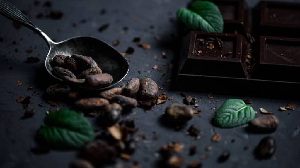Essa loja famosa no Brasil foi interditada por vender chocolates vencidos!