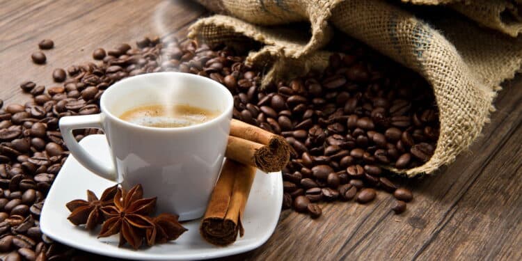 Mapa e Anvisa proíbem venda de marca de café famosa em todo o Brasil por risco de contaminação!
