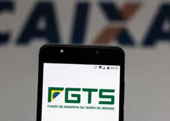 Nova regra mais rígida sobre o pagamento do FGTS começou a valer essa semana e assusta trabalhadores brasileiros