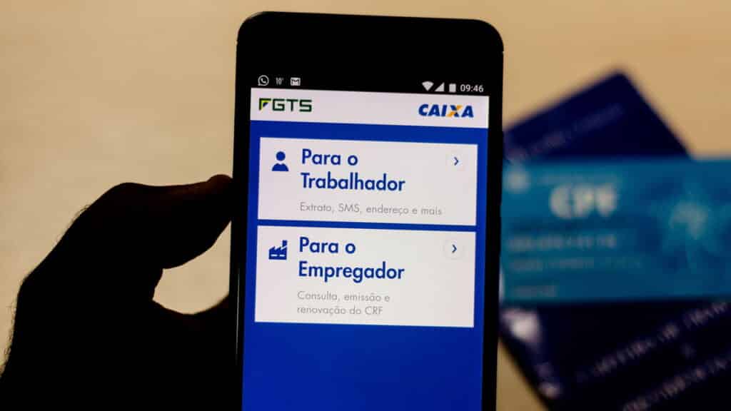 Trabalhadores estão sendo enganados com o golpe do FGTS em 2025!