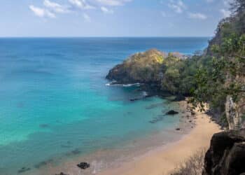 Fernando de Noronha - Créditos: depositphotos.com / diegograndi