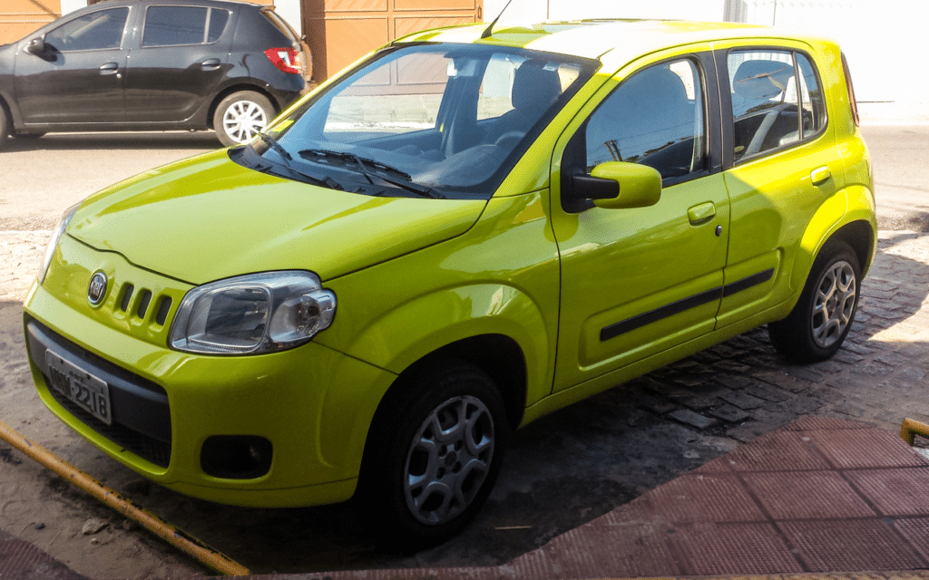 Fiat Uno 2025: faz até 15,4 km/l e custa somente 30 mil reais!