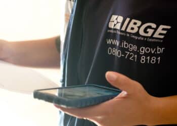 Golpe dos falsos agentes do IBGE está causando prejuízos financeiros para muitos idosos!