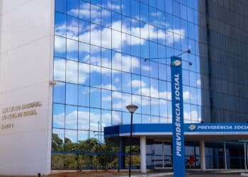 INSS emite alerta para todos os segurados sobre novo golpe dos aposentados!