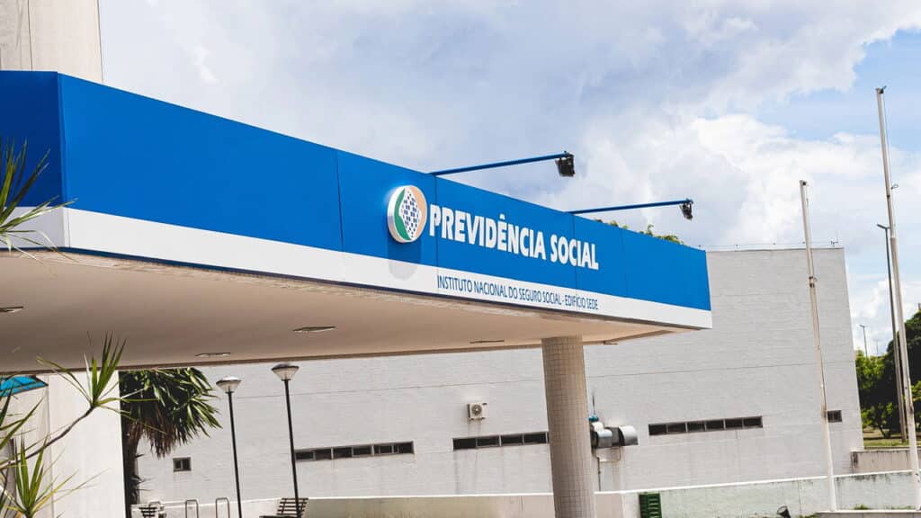 INSS emite alerta para todos os segurados sobre novo golpe dos aposentados!