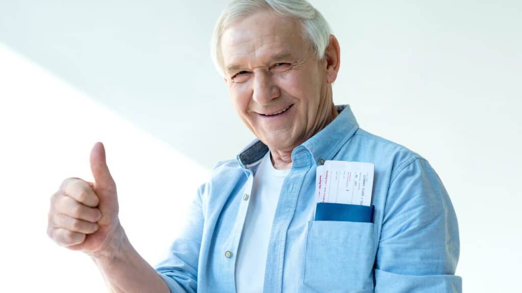 Idosos com mais de 60 anos tem direito a mais de 11 benefícios incluindo meia-entrada em eventos, desconto no transporte e isenção no imposto