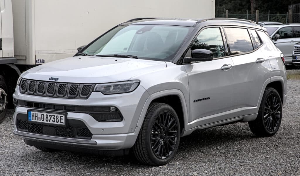 Vazou o visual da nova geração do Jeep Compass antes do lançamento!