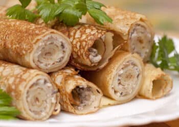 Receita simples e rápida de panqueca de frango para o almoço!