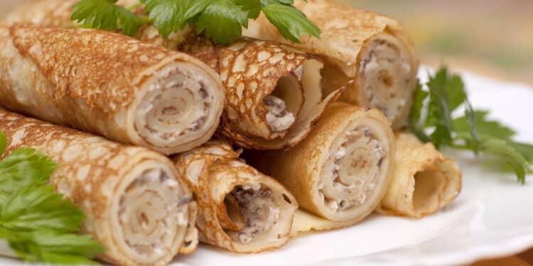 Receita simples e rápida de panqueca de frango para o almoço!