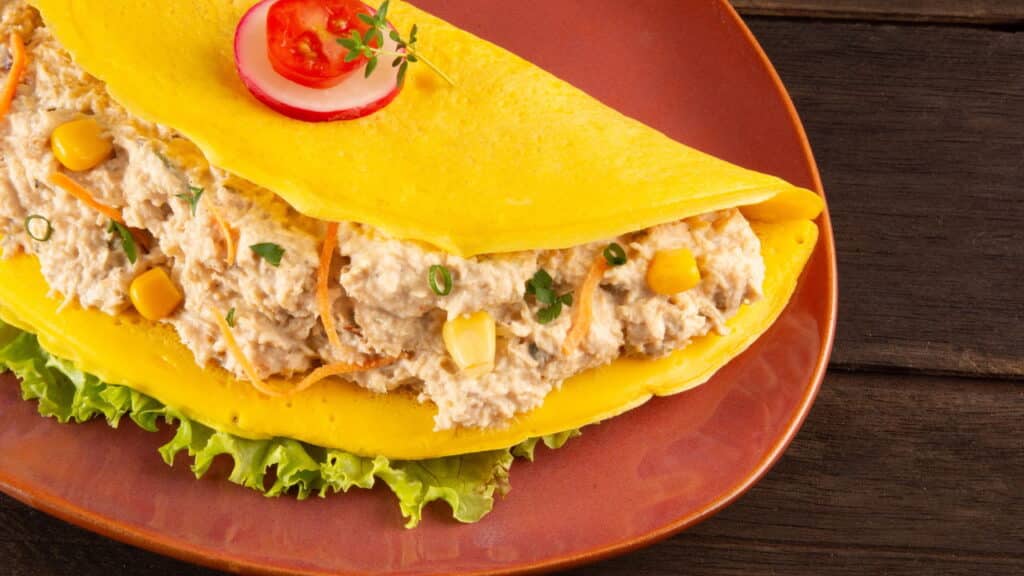 Receita simples e rápida de panqueca de frango para o almoço!