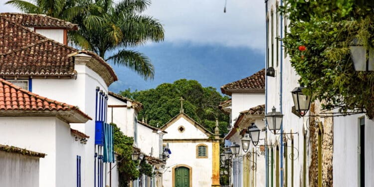 Cidade do litoral do Brasil é um dos lugares onde você pode se hospedar de graça!