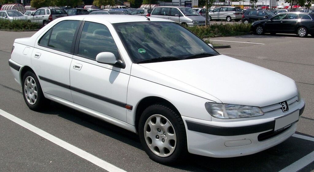 Peugeot 406 - Fonte: Wikimedia Commons