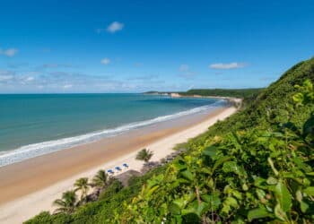 Esse lugar virou tendência entre quem quer curtir o litoral do Brasil sem gastar muito!