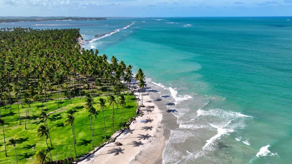 Essas praias brasileiras estão dominando os rankings em 2025!