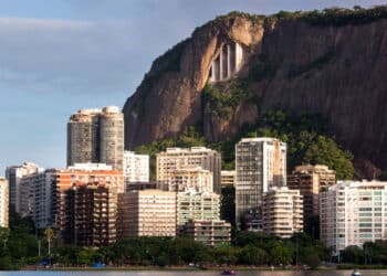Cidade do RJ lidera ranking de lazer familiar e surpreende turistas em 2025!