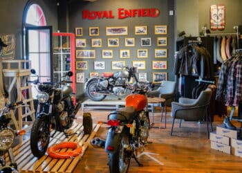 Royal Enfield Classic e Meteor têm falhas nos refletores! Faça a verificação e substituição ainda hoje !