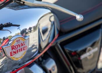 Royal Enfield Classic e Meteor têm falhas nos refletores! Faça a verificação e substituição ainda hoje !