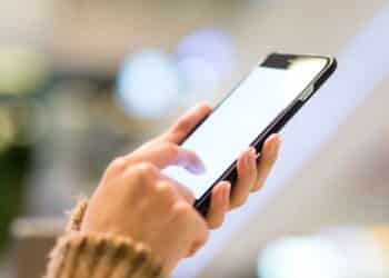 Idosos estão caindo no golpe do SMS falso!