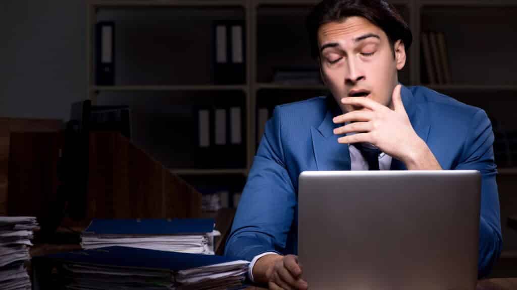 Os verdadeiros riscos do trabalho noturno para a saúde: 'Quem trabalha à noite não tem mais vida'!
