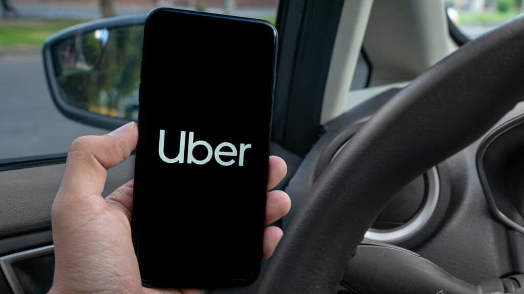 Fim do Uber no país! App encerra definitivamente suas operações