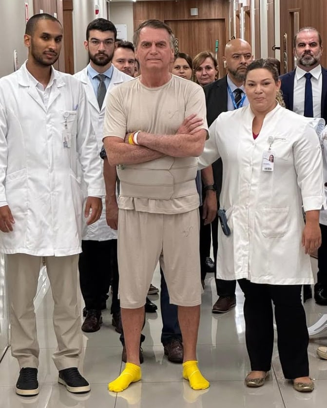 Médicos de Bolsonaro preveem alta em breve após melhora significativa