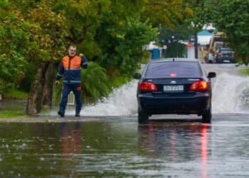 Temporal no Rio Grande do Sul provoca estragos em 16 municípios