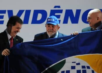 Lula empurra devolução do dinheiro do INSS e joga a culpa em Bolsonaro