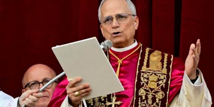 Vaticano anuncia brasão do novo papa Leão XIV; Veja significado