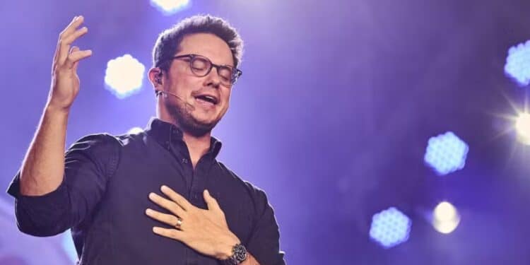 Pastor Deive Leonardo "trocando de canal"? Veja o que ele fez na Globo antes de estrear no SBT
